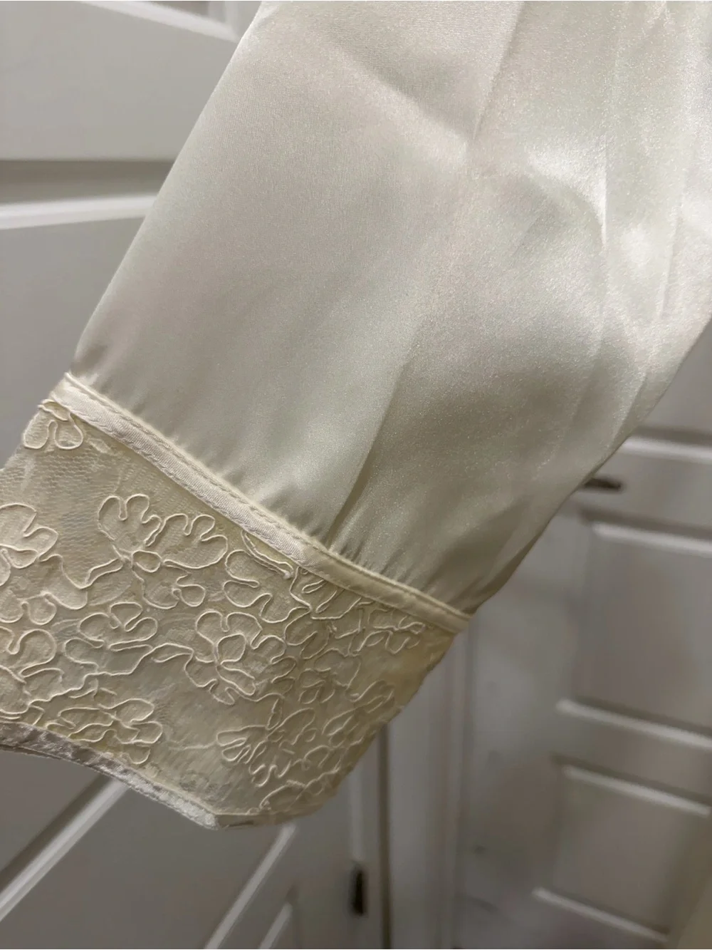 Jones New York Ivory Lace-Trim Satin Bridal Nightgown & Robe Set